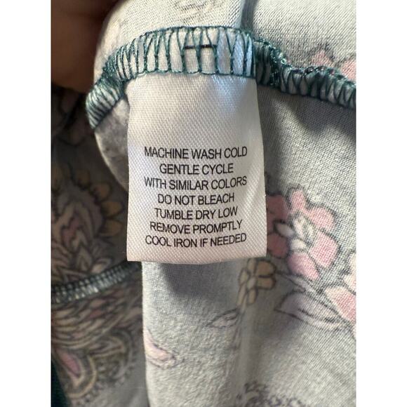 Eye Candy XLarge Floral Top - Picture 5 of 7